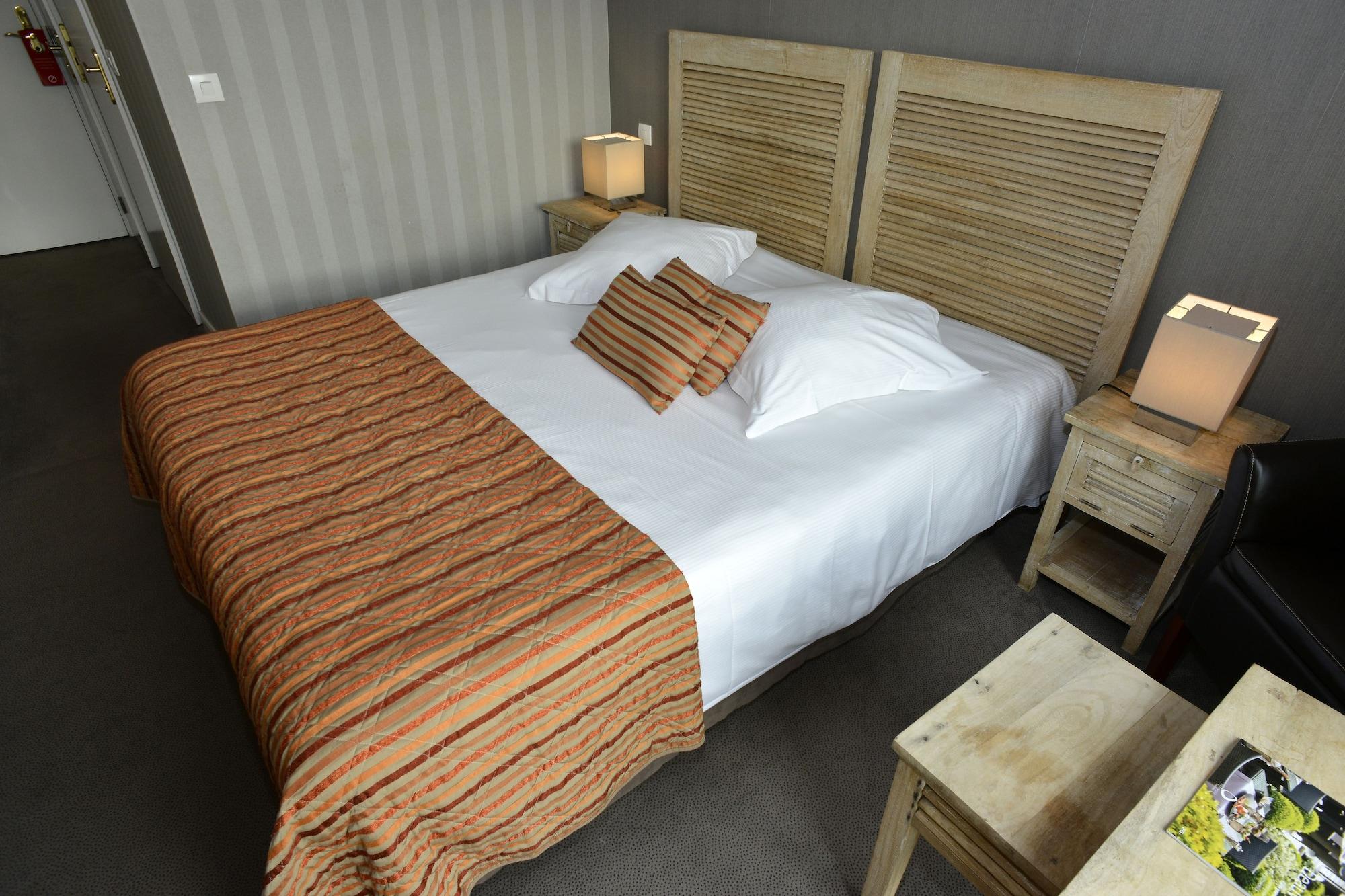 Almoria Hotel & Spa โดวีลล์ ภายนอก รูปภาพ