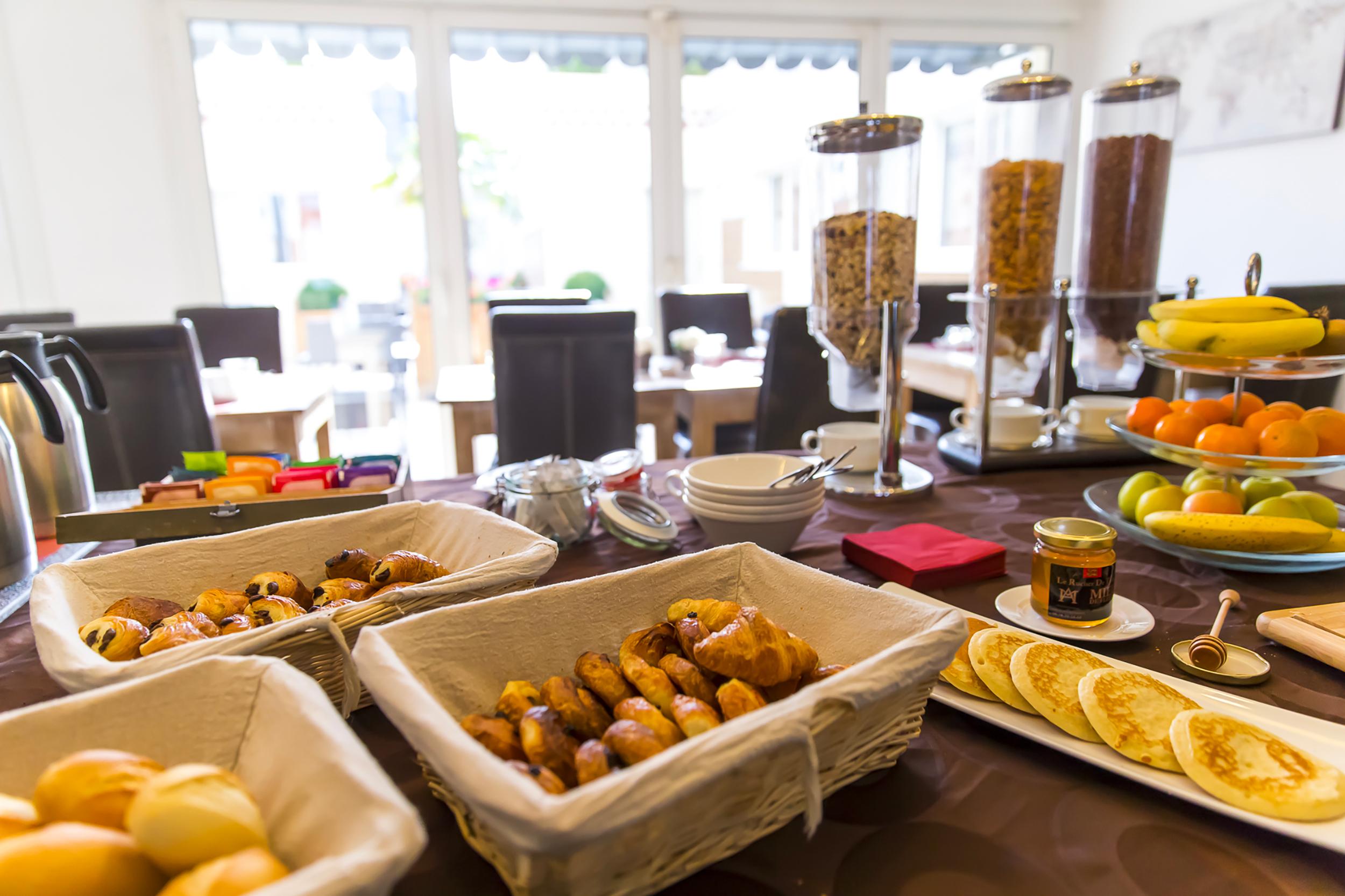 Almoria Hotel & Spa โดวีลล์ ภายนอก รูปภาพ