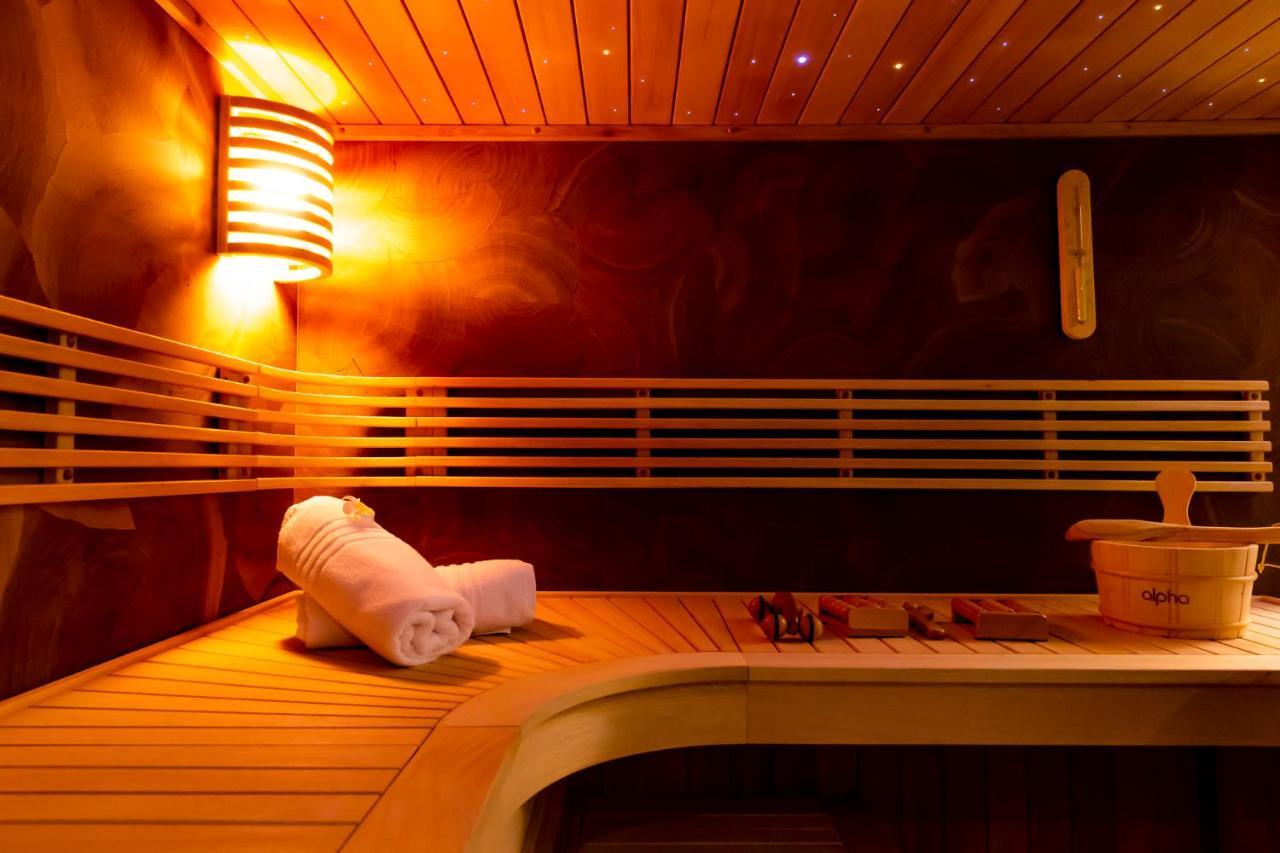 Almoria Hotel & Spa โดวีลล์ ภายนอก รูปภาพ